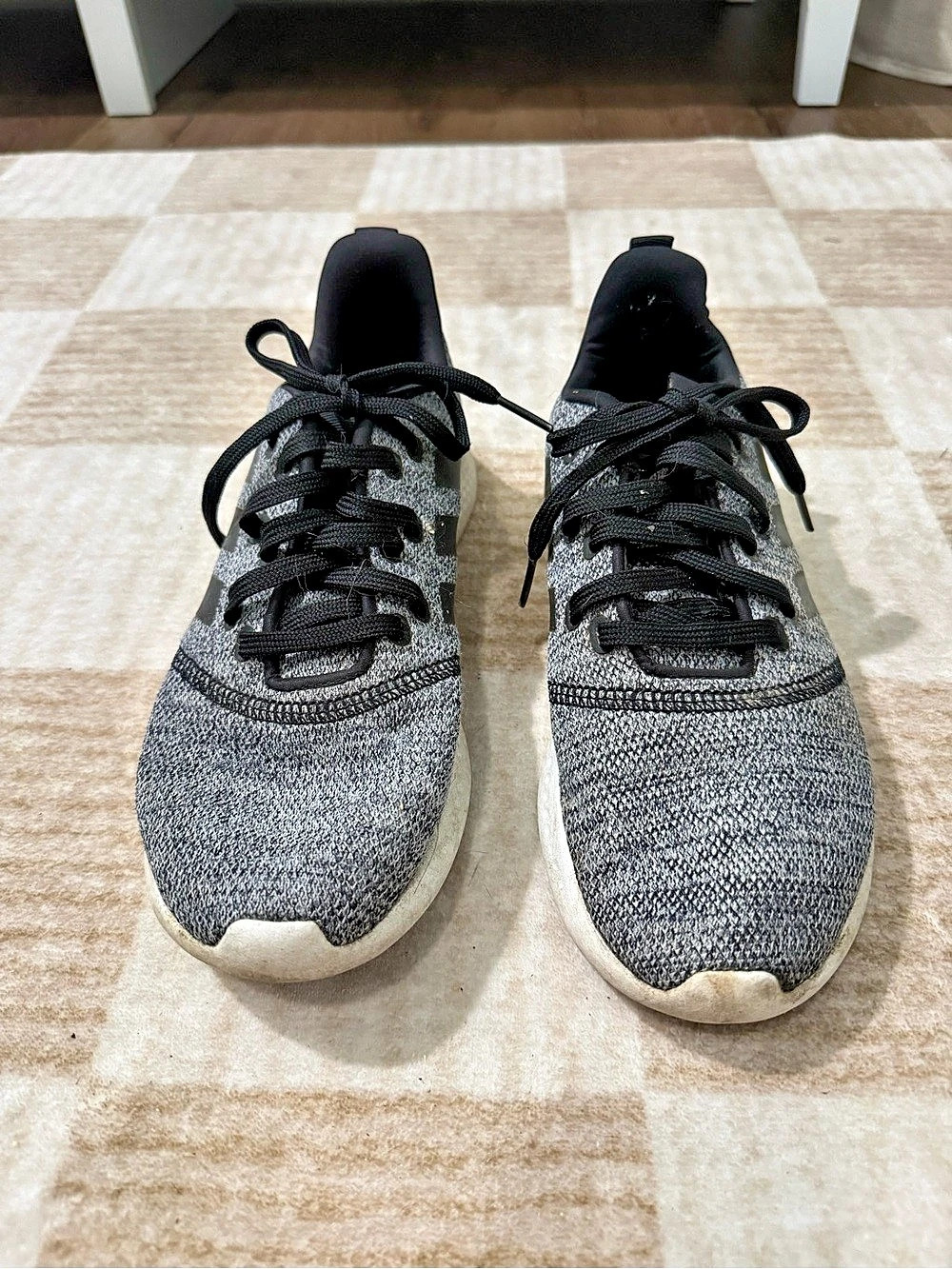 Women’s Adidas Cloud-foam Gray & Black Athletic Shoes US 8.5
